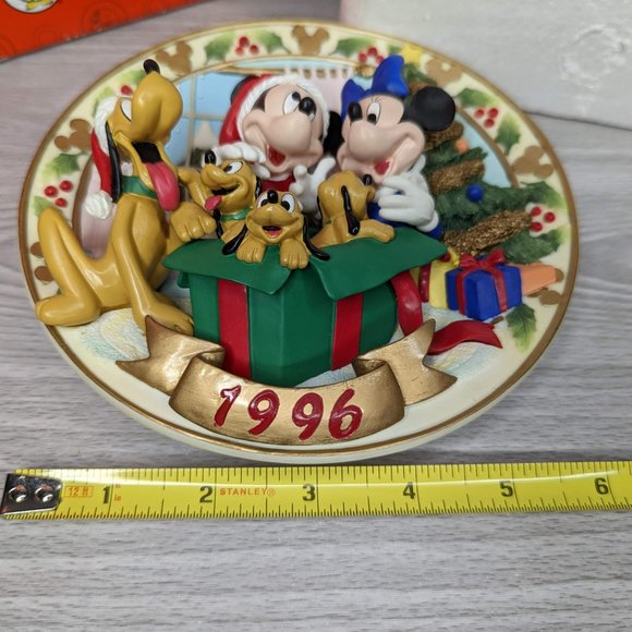 Vintage Enesco 1996 Mickey & Minnie Dated BAS Relief Plate - Picture 11 of 13